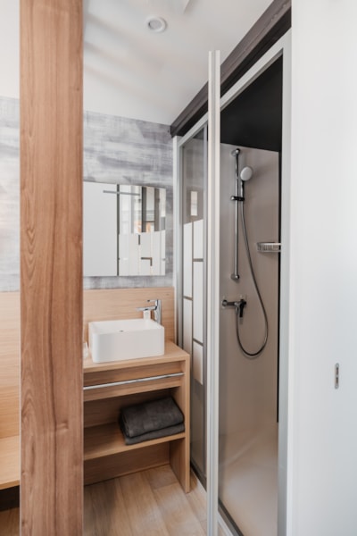 Luxury Mobile Home: 2 Bedrooms - 2 Bathrooms