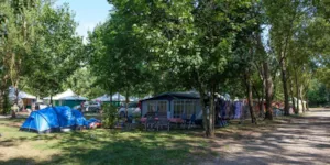 Emplacement - Forfait Classic  + Voiture + Electricité 6A - Camping Des 3 Lacs du Soleil