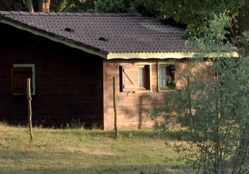 Mietunterkunft - Hütte Pecheurs - 2 Schlafzimmer - image n°1 - Camping Des 3 Lacs du Soleil