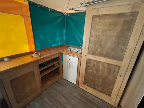 Mietunterkunft - Ausgestatteter Bungalow In Tuch Trigano - 2 Zimmer (Ohne Sanitäranlagen) - image n°5 - Camping Des 3 Lacs du Soleil