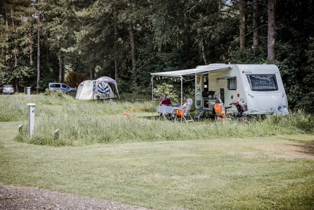 Stellplatz + Zelt Oder Wohnwage