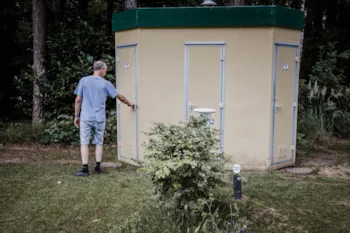 Stellplatz - Stellplatz Mit Sanitäranlagen - Camping Siesta 