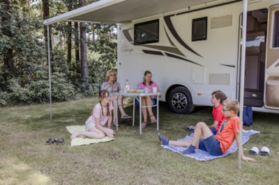 Pitch + motor home — 3