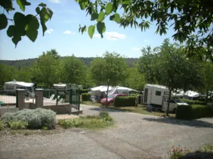 Emplacement - PITCH FOR TENT OR CARAVAN OR CAMPING CAR - CAMPING LES CHATAIGNIERS