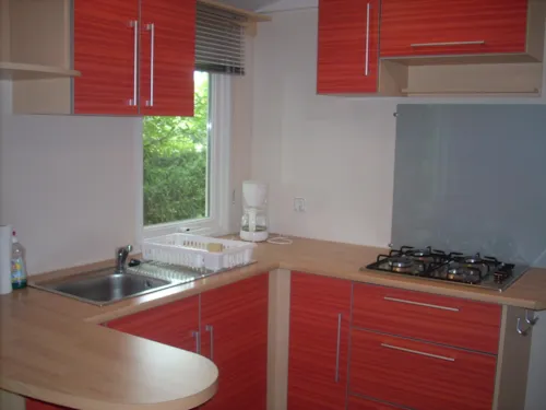 Accommodation - Mobile Home Super Mercure Avec Terrasse - image n°3 - CAMPING LES CHATAIGNIERS