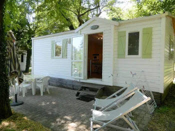 Accommodation - Mobile Home Super Mercure Avec Terrasse - CAMPING LES CHATAIGNIERS