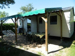 Accommodation - Mobile Home Oceane Avec Terrasse Couverte - CAMPING LES CHATAIGNIERS