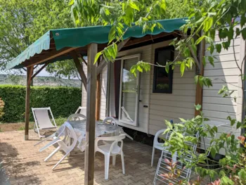 Accommodation - Mobil Home Bikini - CAMPING LES CHATAIGNIERS