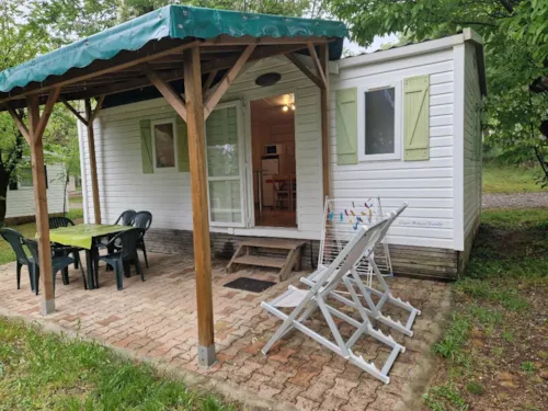 Accommodation - Mobile Home Super Mercure Avec Terrasse - image n°1 - CAMPING LES CHATAIGNIERS