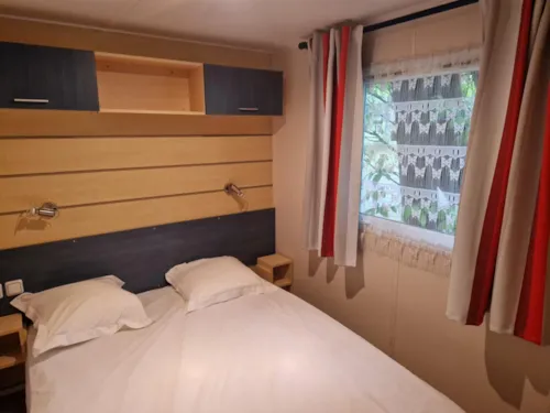 Accommodation - Mobile Home Super Mercure Avec Terrasse - image n°5 - CAMPING LES CHATAIGNIERS