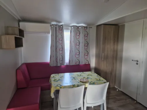Accommodation - Mobile Home Oceane Avec Climatiseur,Terrasse Couverte - image n°2 - CAMPING LES CHATAIGNIERS