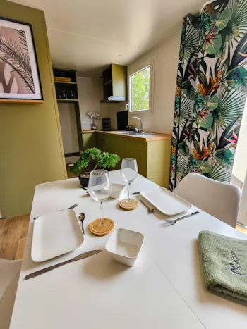 Mietunterkunft - ***Nouveau*** M-H Oasis Climatisé, 2 Chambres,Tv, Lave-Vaiselle,Arrivée Le Samedi (En Pleine Saison) - Camping des Gorges
