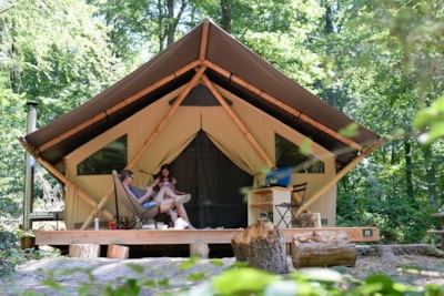 Trappeur tent II Village