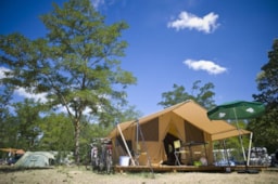 Accommodation - Classic Iv Wood&Canvas Tent - Huttopia le Moulin