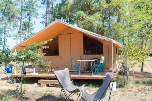 Accommodation - Classic V Wood&Canvas Tent - image n°1 - Huttopia le Moulin