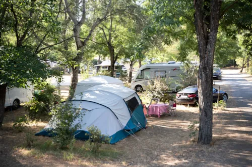Pitch - Comfort Campsite Location - image n°2 - Huttopia le Moulin