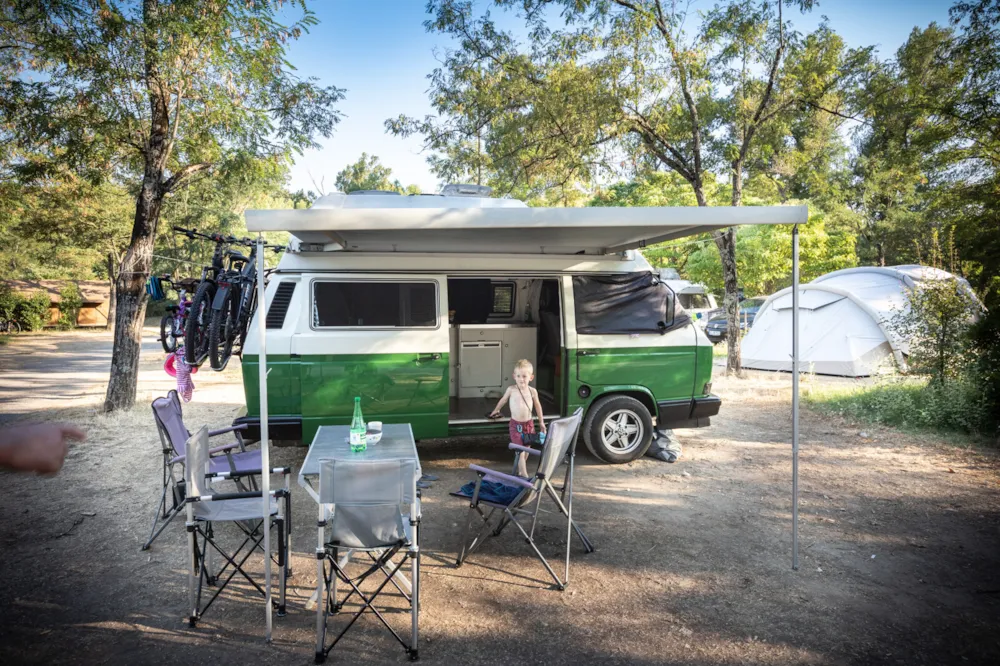 Emplacement - Emplacement Camping Confort - Huttopia le Moulin