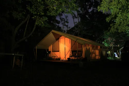 Accommodation - Classic Iv Wood&Canvas Tent - image n°3 - Huttopia le Moulin