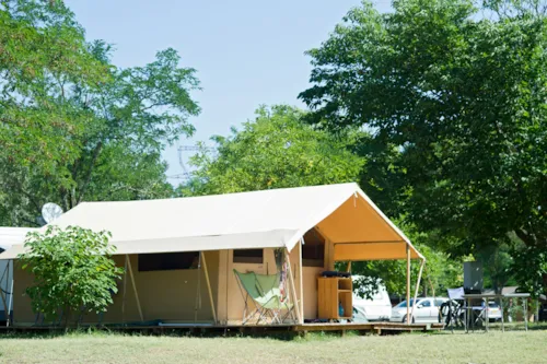 Accommodation - Classic Iv Wood&Canvas Tent - image n°2 - Huttopia le Moulin