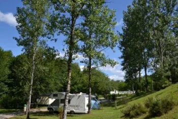 Stellplatz - Camping Stellplatz - Zelt / Wohnwagen - Camping du Coucou