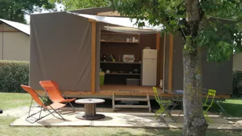 Location - Bungalow Maori Confort 17M² 2 Chambres - (Sans Sanitaires- Sans Eau) - Camping Le Château