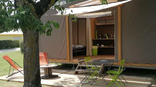 Mietunterkunft - Bungalow Maori Confort 17M² 2 Zimmer (Ohne Sanitäranlagen, Wasser) - image n°2 - Camping Le Château