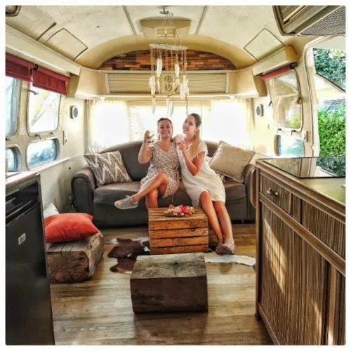 Accommodation - American Airstream Caravan - Private Spa With Covered Terrace - image n°5 - Camping Le Château