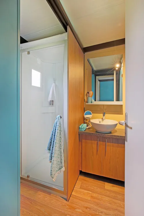 Accommodation - Cottage Morea Confort 25M²  2 Bedrooms+ Sheltered Terrace + Clim - image n°8 - Camping Le Château