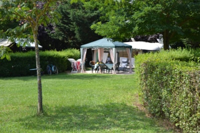 Comfort Package (1 tent, caravan or motorhome / 1 car / electricity 10A)