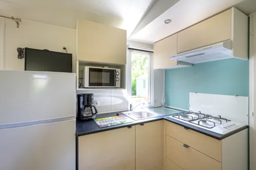 Accommodation - Mobile Home Confort 29M² 3 Bedrooms With Covered Terrace + Air Conditionning + Tv - image n°5 - Camping Le Château