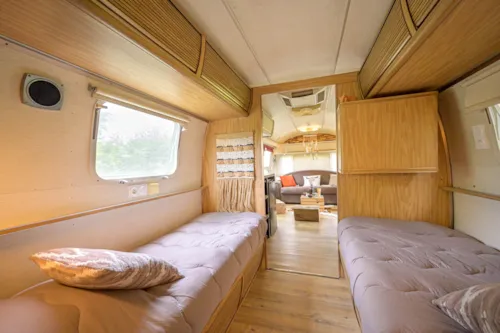 Accommodation - American Airstream Caravan - Private Spa With Covered Terrace - image n°9 - Camping Le Château
