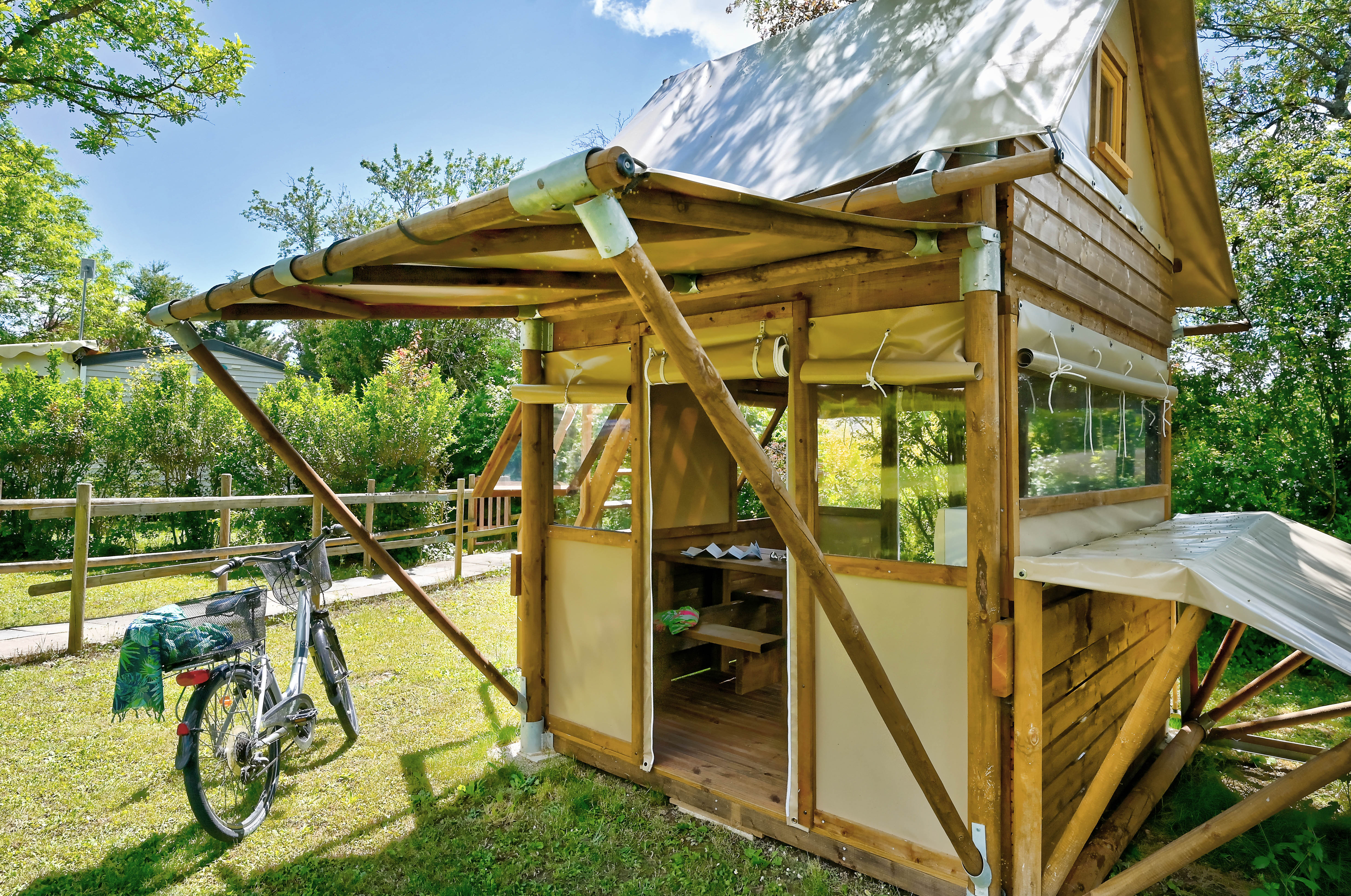 Mietunterkunft - Bivouac Cyclo 8M² 1 Schlafzimmer ( Ohne Sanitäranlagen) - Flower Camping Le Château