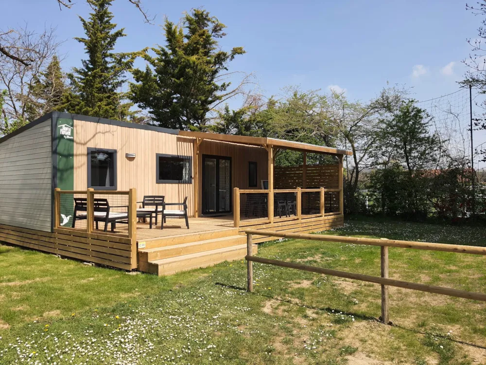 Accommodation - Homeflower Premium 35M² 3 Bedrooms + Tv + Dishwasher + Air-Conditioning + Xl Half-Covered Terrace - Flower Camping Le Château