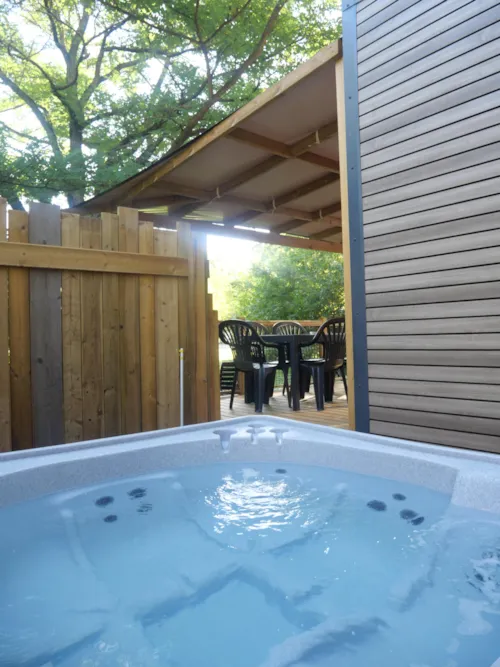 Accommodation - Cottage Premium Private Spa - 35M² - 3 Bedrooms + Tv + Dishwasher + Air Conditioning + Plancha Grill + Xl Terrace - image n°2 - Camping Le Château