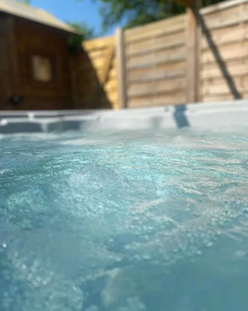Pitch - Pitch Easycamp Premium Guinguette  + Private Spa - image n°3 - Camping Le Château