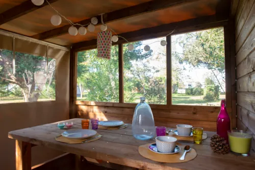 Pitch - Pitch Easycamp Premium Guinguette  + Private Spa - image n°5 - Camping Le Château