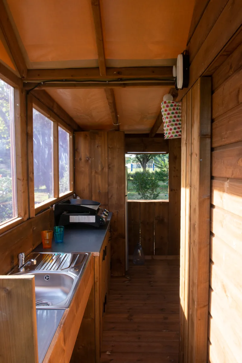 Forfait Easycamp Premium Guinguette + Spa Privé