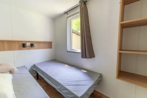 Accommodation - Cottage Premium Private Spa - 35M² - 3 Bedrooms + Tv + Dishwasher + Air Conditioning + Plancha Grill + Xl Terrace - image n°9 - Camping Le Château