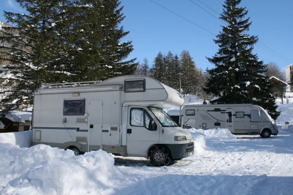 PITCH MOTORHOME (included 1 Motorhome)