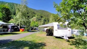 Stellplatz - Stellplatz Wohnmobil (Einschließlich 1 Wohnmobil) - Camping Tunnel International