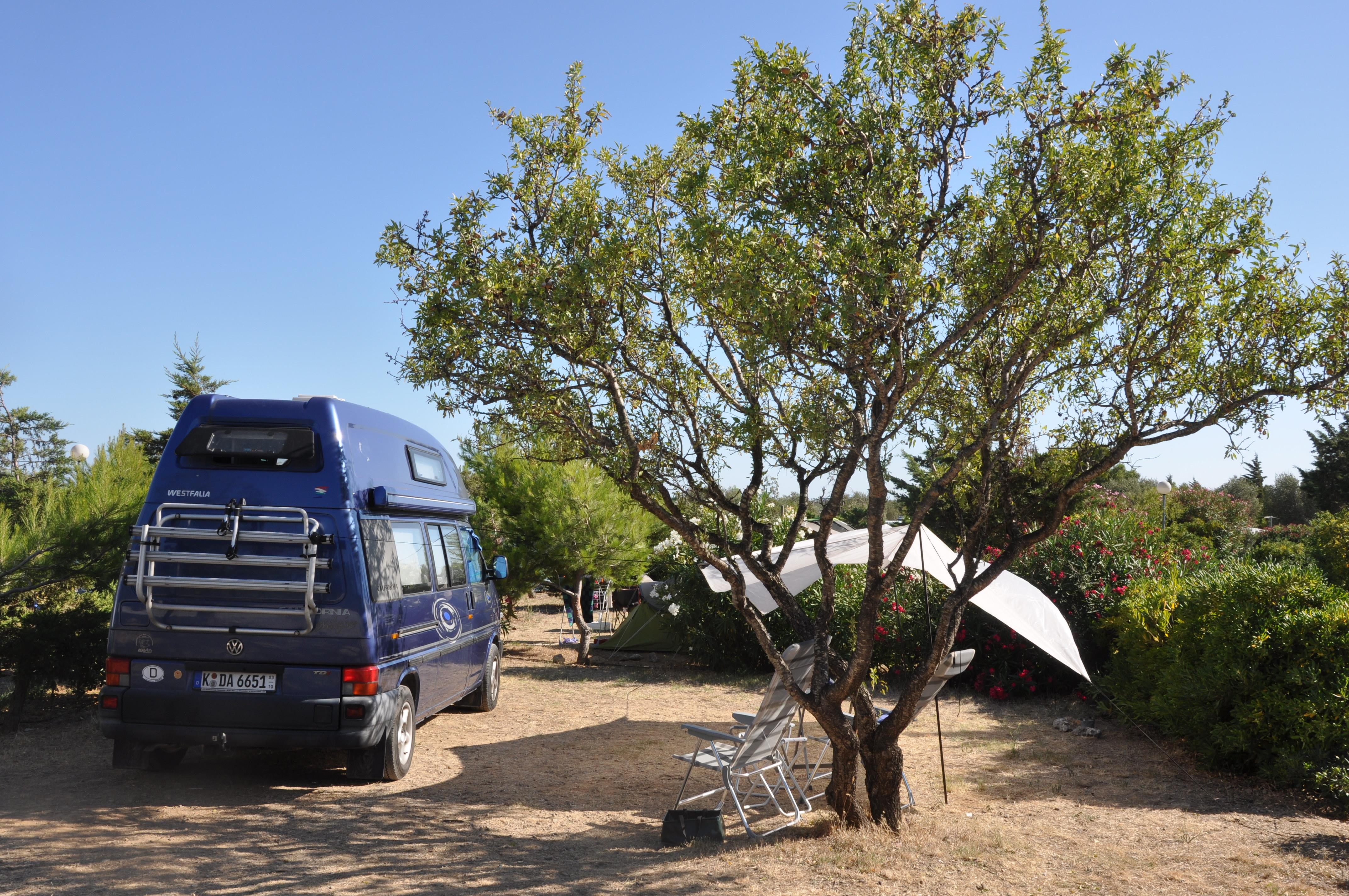 Standplaats + Voertuig + Tent of Caravan + Elektriciteit 10A