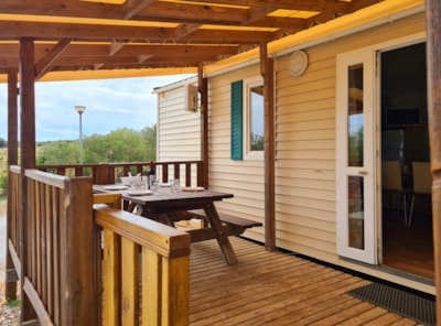 Cap Vert 29m², 2 bedrooms, air conditioning + covered or semi-covered terrace 11m² + TV + terrace