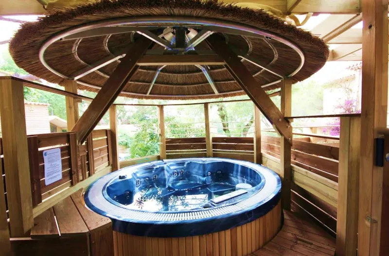 Mobil-Home Provence Sérénité 25M² - Jacuzzi Privatif - 3 Pièces - 2 Chambres - Climatisation