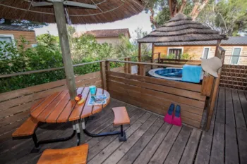 Mietunterkunft - Mobilheim Provence Sérénité 25 M² Spa - Jacuzzi - 3 Zimmer - 2 Schlafzimmer - Klimaanlage - Camping Clair de Lune