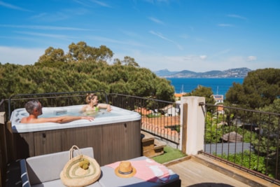 Apartment Bellevue 41m² - sea view - Private hot tub - Air conditioning and TV — 1