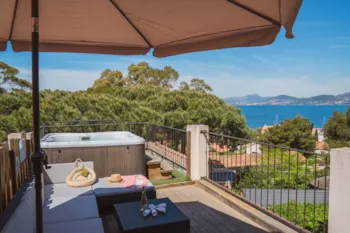 Mietunterkunft - Wohnung Bellevue - Meerblick - Jacuzzi - Klimaanlage Und Tv - Camping Clair de Lune
