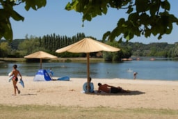 Camping du Lac des Varennes - image n°2 - Roulottes