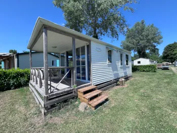 Huuraccommodatie(s) - Stacaravan 27M² Uitzicht Op Een Meer / 2 Slaapkamers - Terras - Camping du Lac des Varennes