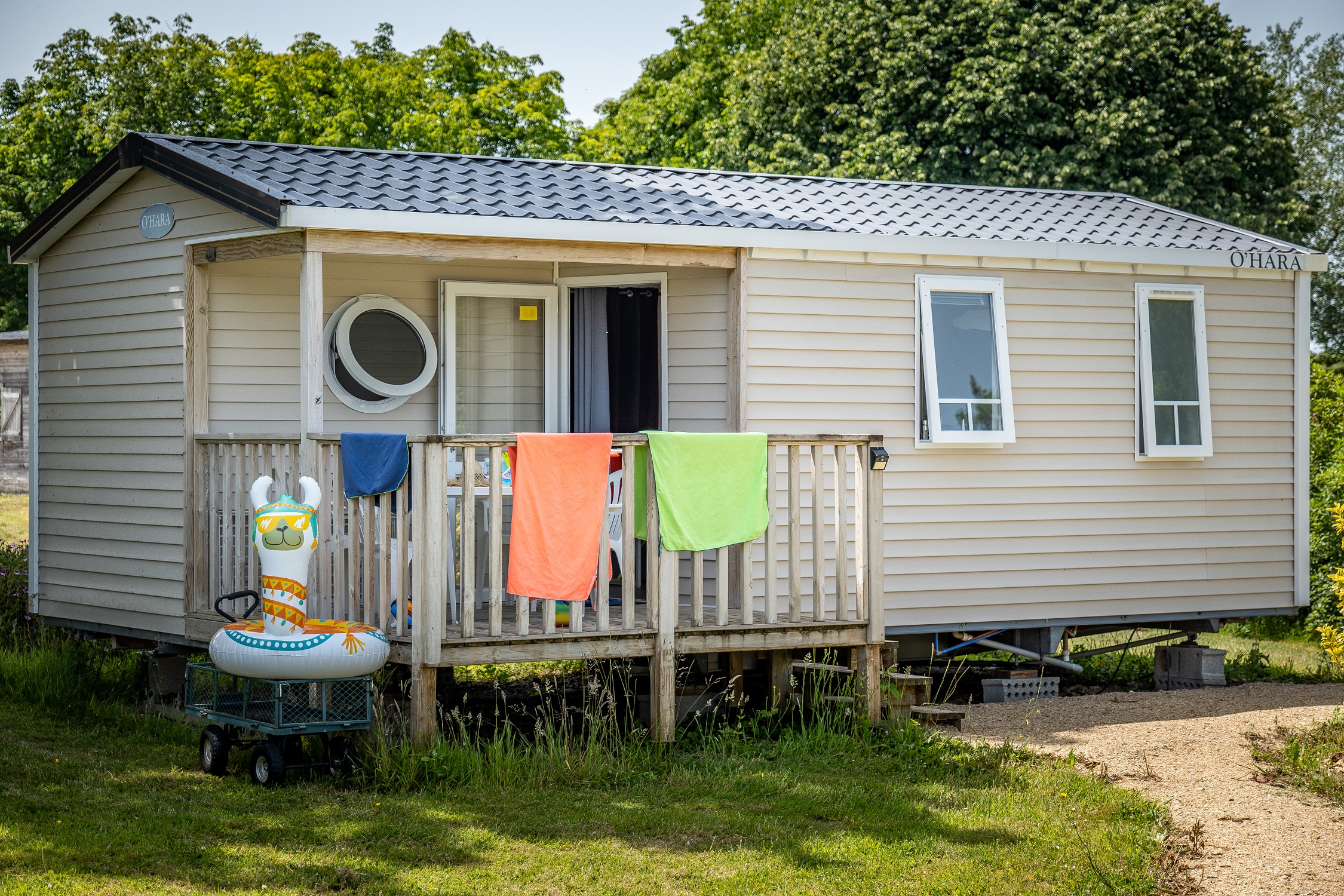 Location - Mobil-Home O'hara 2 Chambres + Terrasse Intégrée + Tv (27M² / 2014) - Camping de Mesqueau