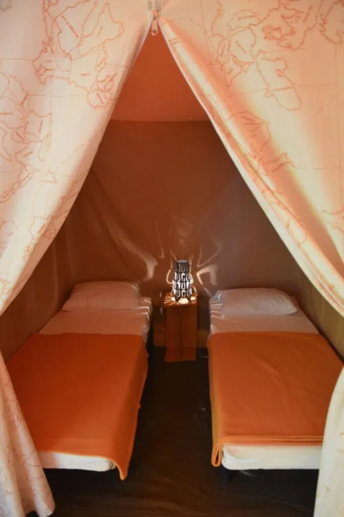 Huuraccommodatie(s) - Tent Lodge Family - 2 Slaapkamers - image n°6 - Camping Acacias